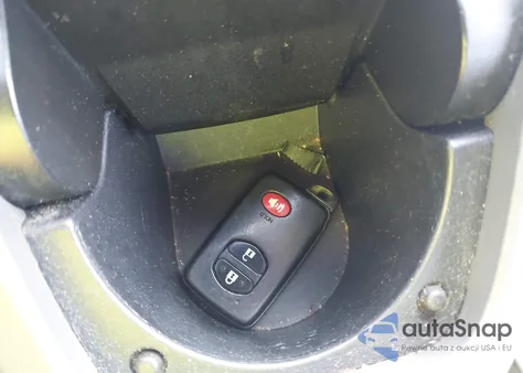 2010 Toyota Prius Iii из США, поврежденный, VIN JTDKN3DU8A0227589